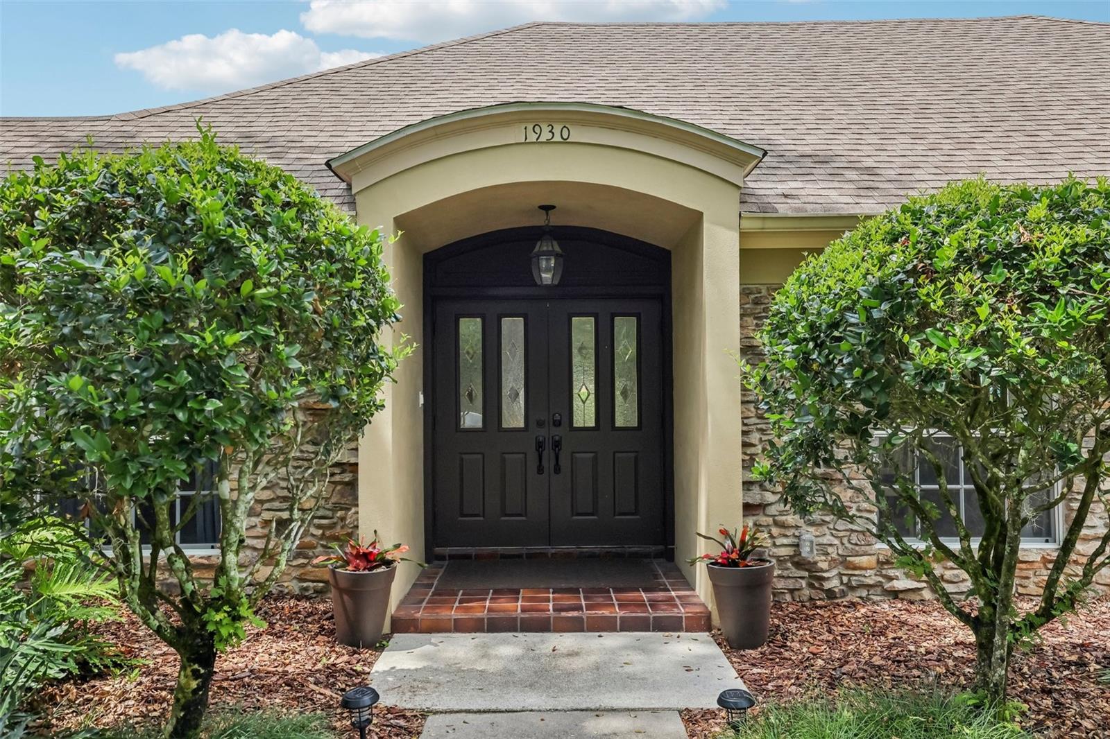 1930 COUNTRY CLUB ROAD