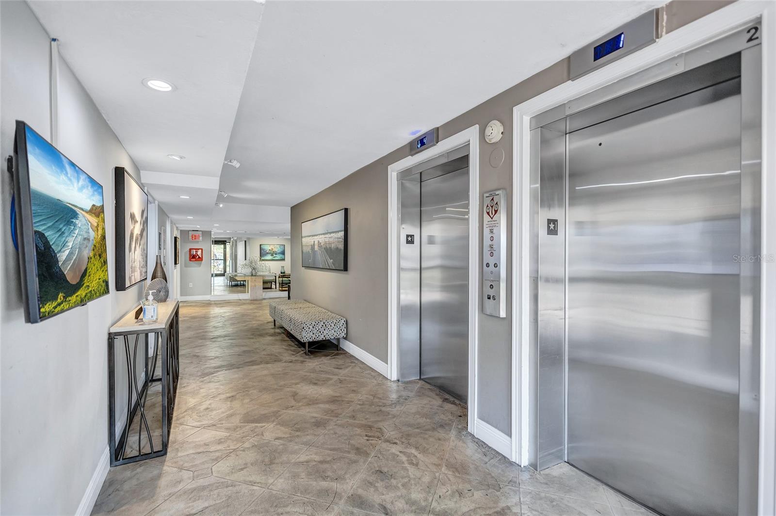 POINTE ON MIDNIGHT PASS - Residential