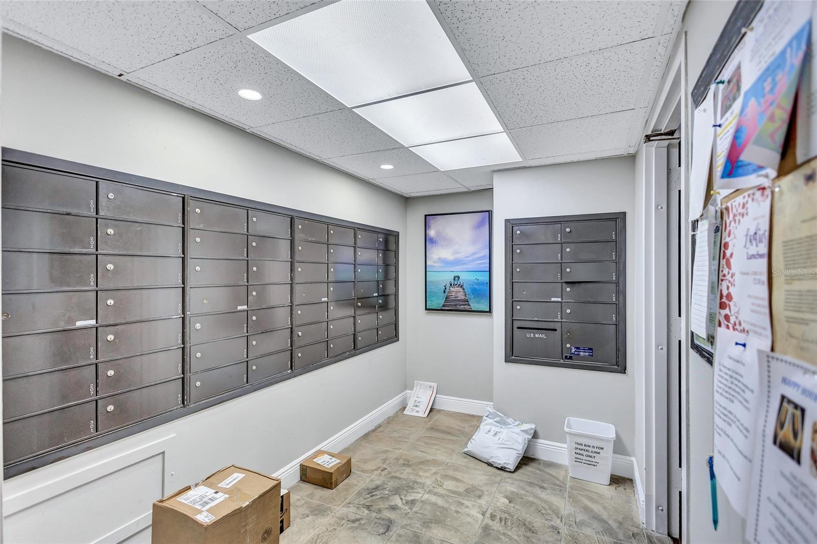 POINTE ON MIDNIGHT PASS - Residential