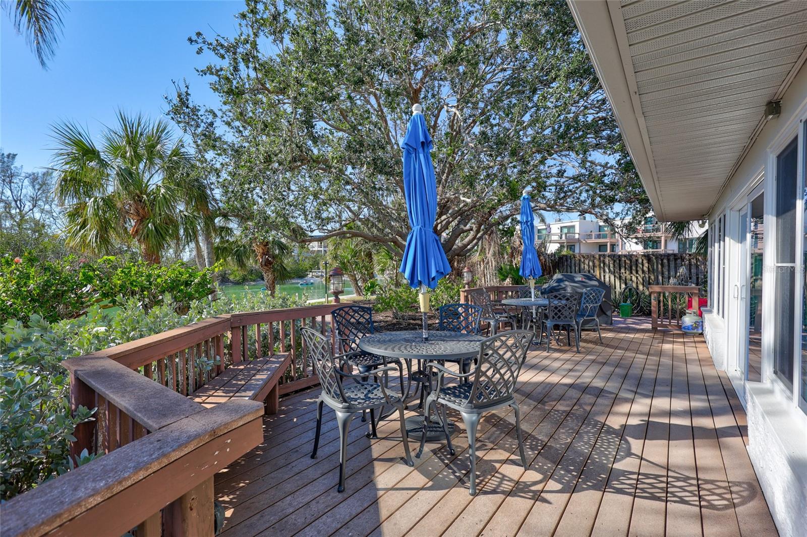 POINTE ON MIDNIGHT PASS - Residential