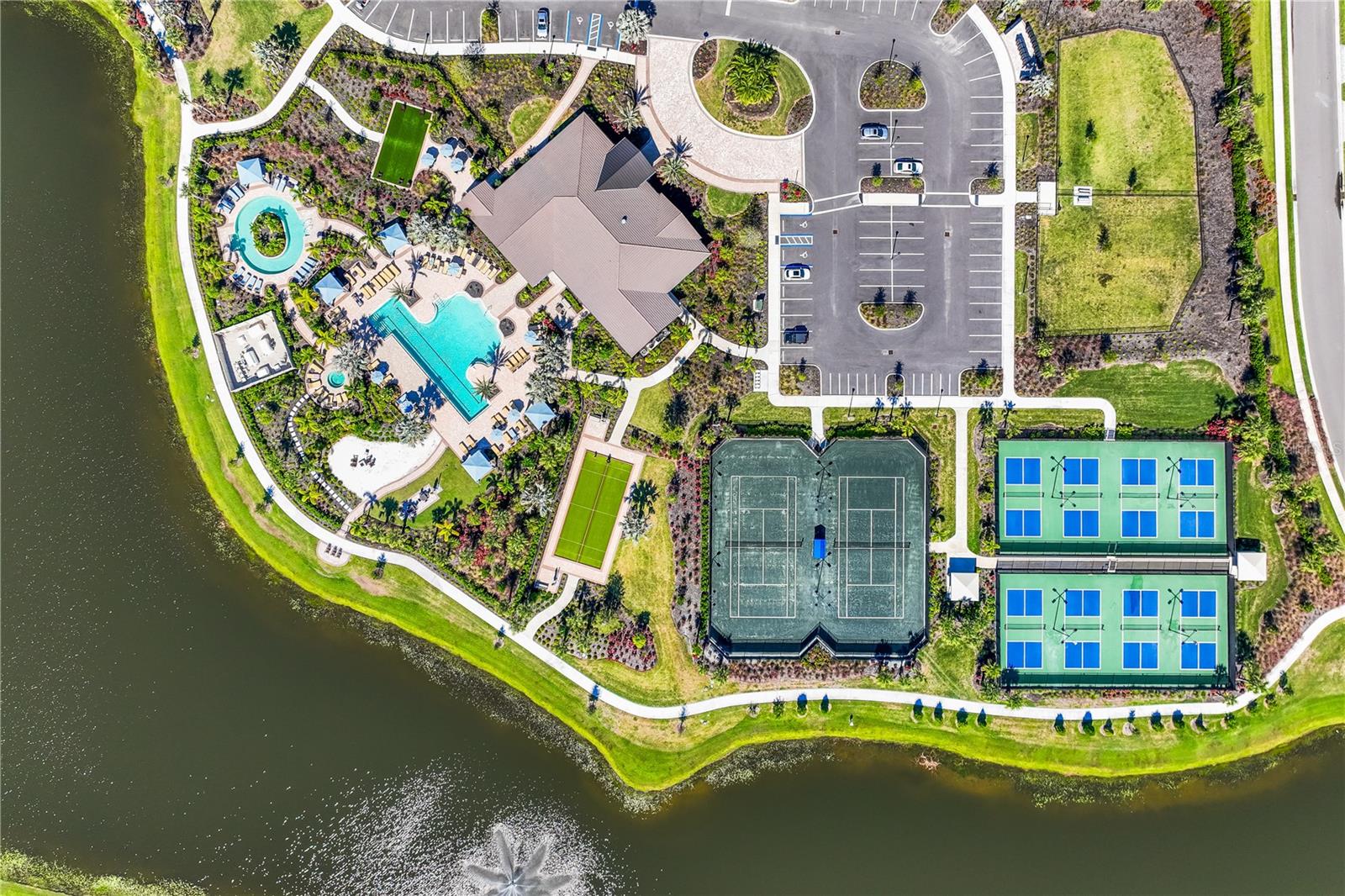 STAR FARMS AT LAKEWOOD RANCH - Residential