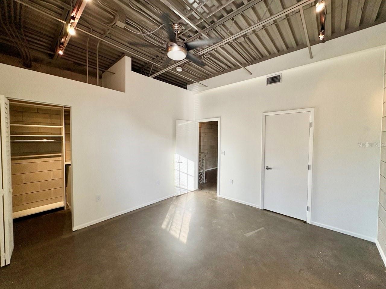 SOHO LOFTS - Residential Lease
