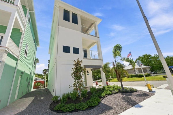 19101 GULF BLVD, INDIAN SHORES, FL 33785 - Image e362fb3e663b93a803f0a65defb830ae/3313671887