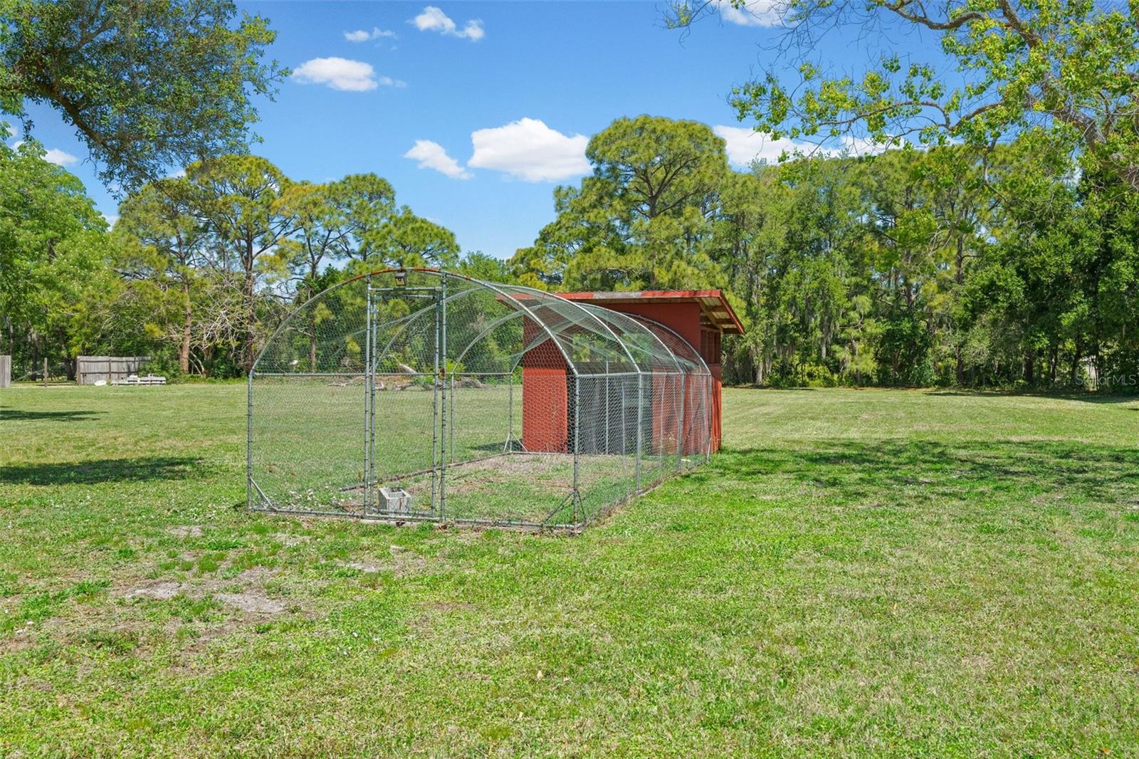 RACIMO RANCHES - Residential