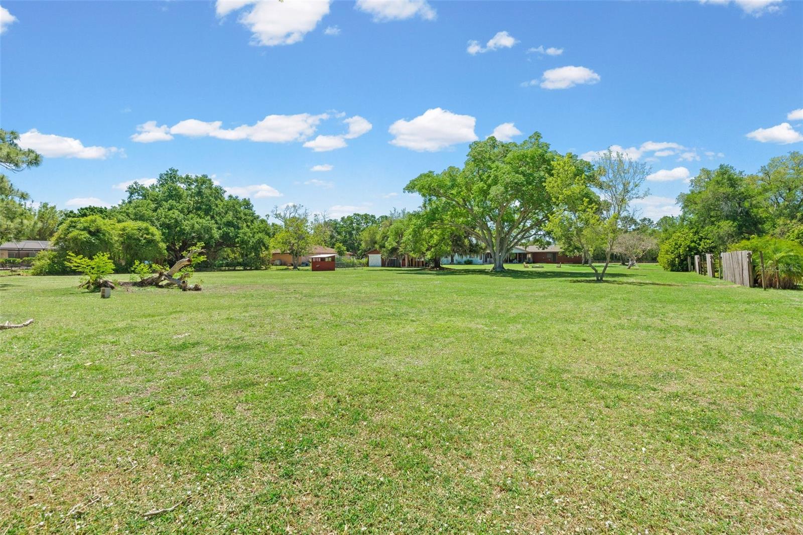 RACIMO RANCHES - Residential