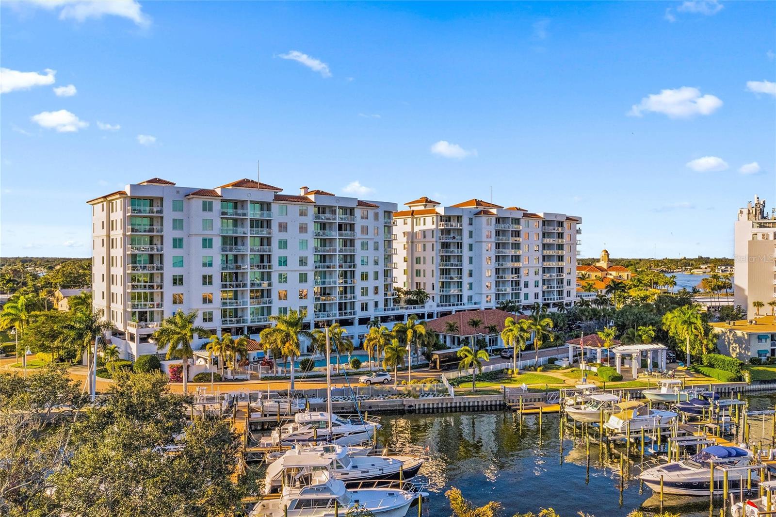 1325 SNELL ISLE BOULEVARD NE 806