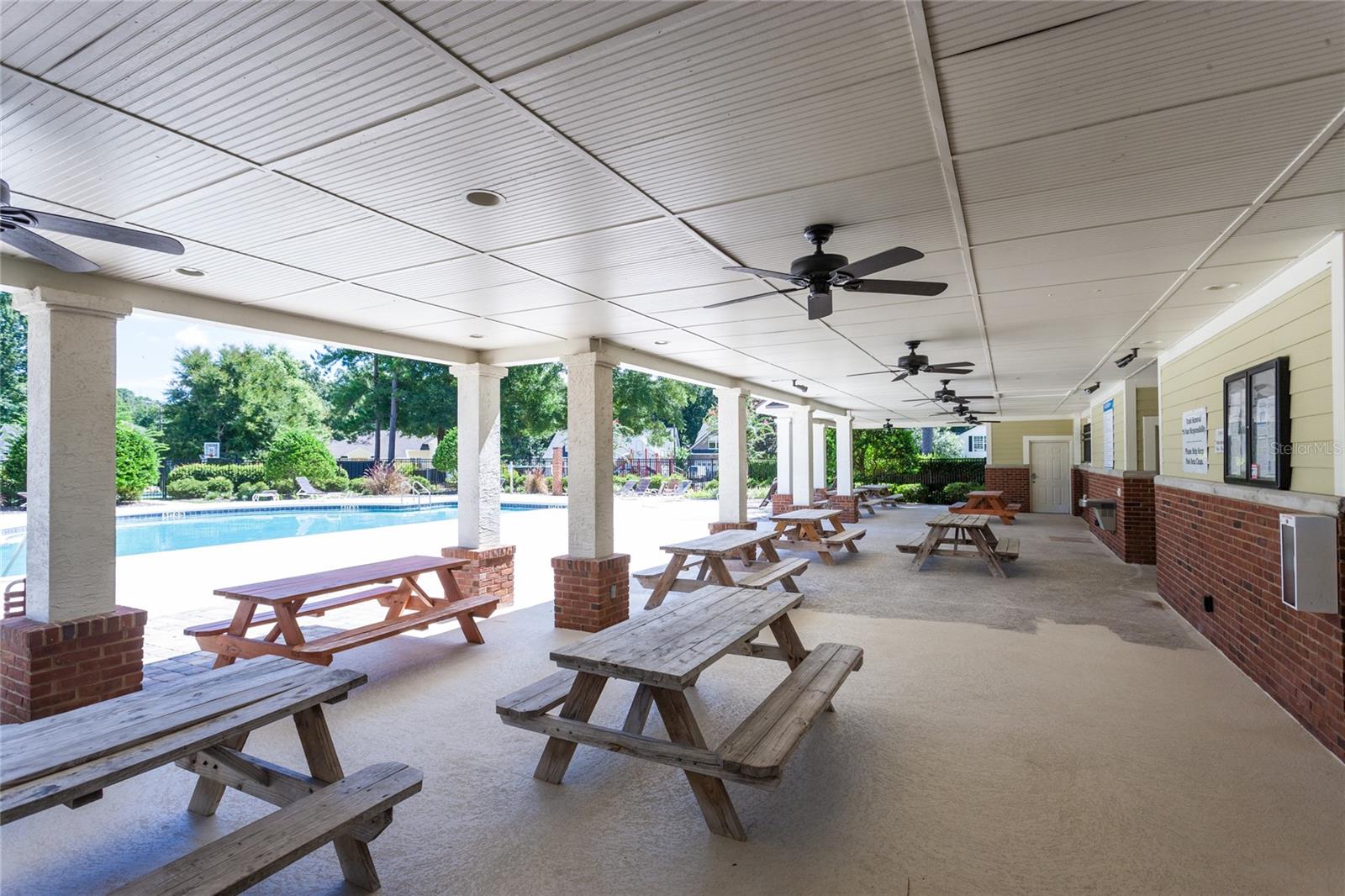 BROOKFIELD - Residential