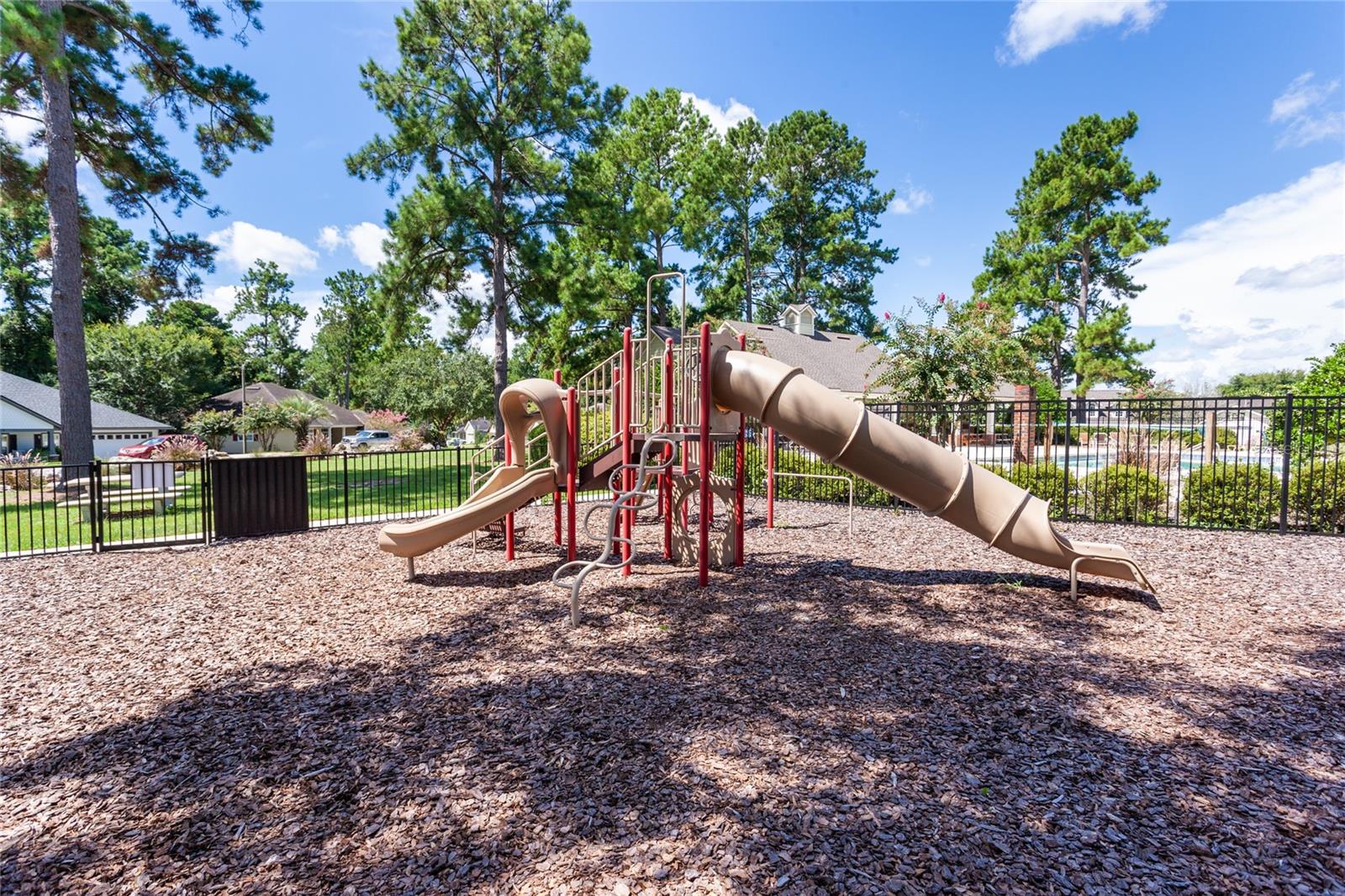 BROOKFIELD - Residential