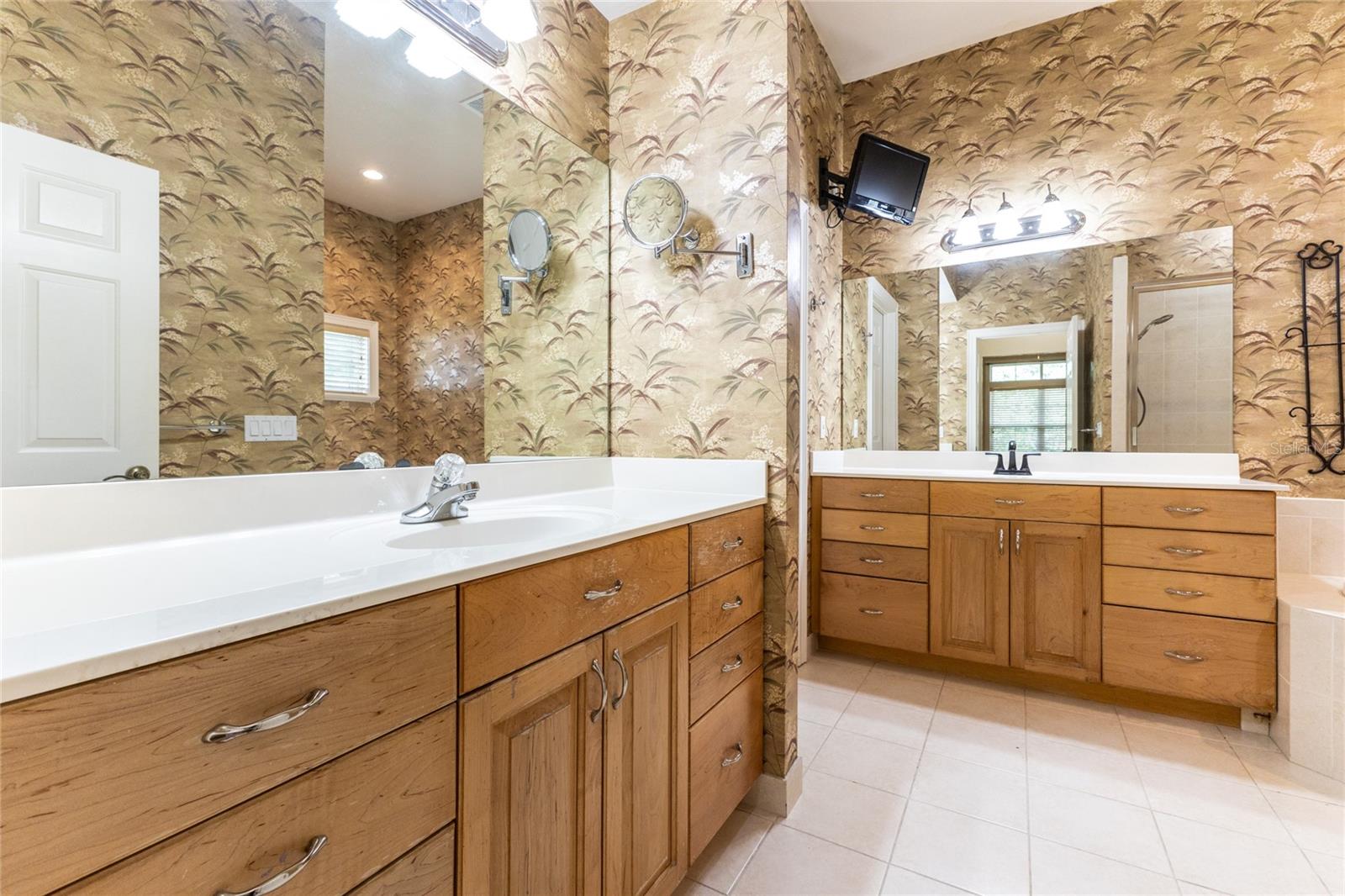 BROOKFIELD - Residential