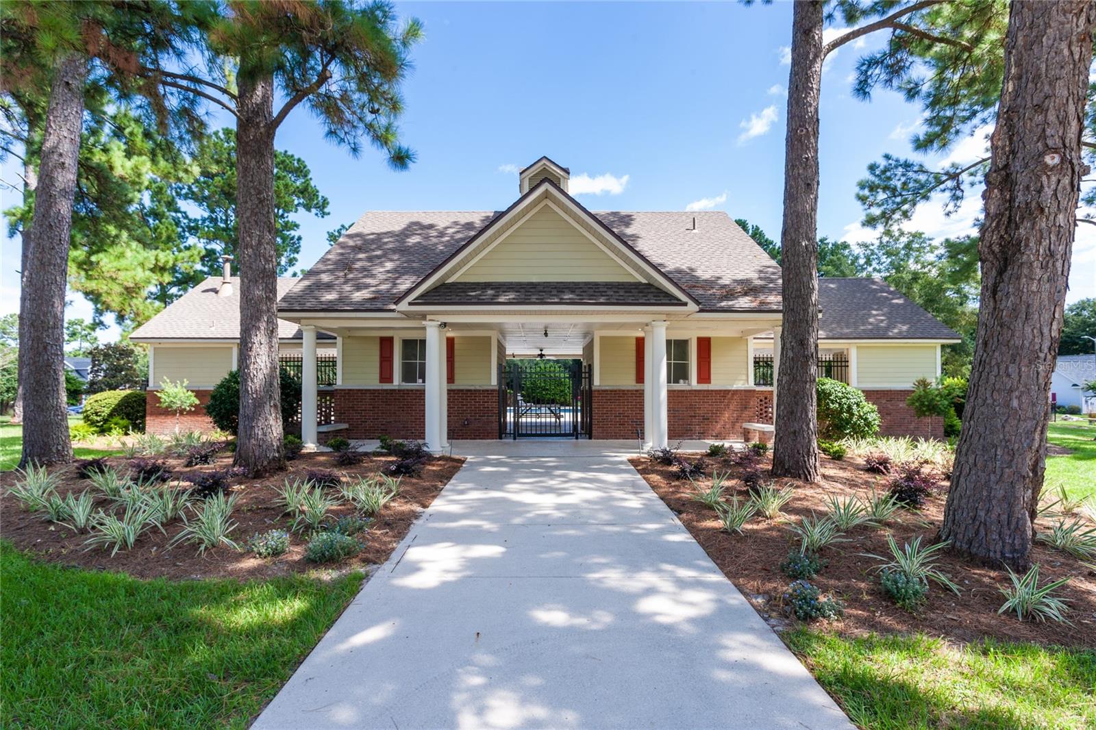 BROOKFIELD - Residential