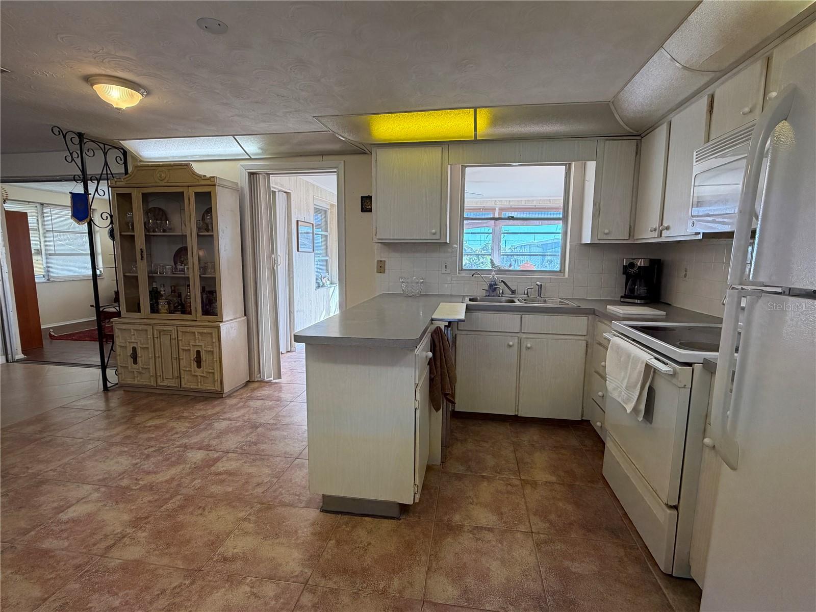 TAHITIAN HOMES - Residential