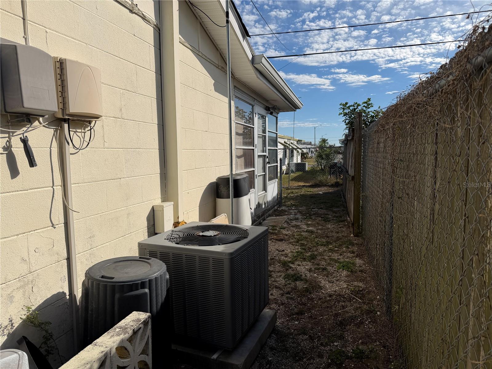 TAHITIAN HOMES - Residential