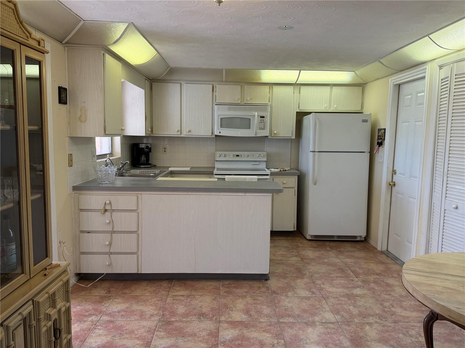 TAHITIAN HOMES - Residential