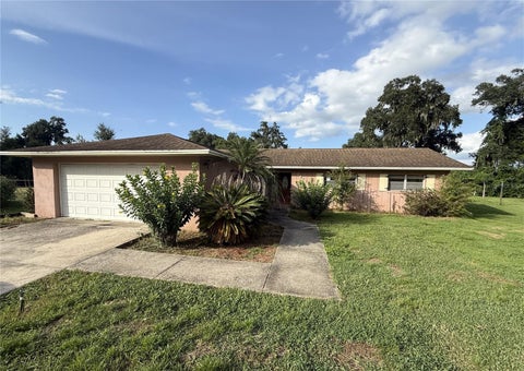 Photo of 2906 Oak Crest Drive, Plant City, FL 33565 (MLS # TB8551812)