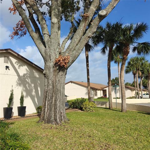 A home in WINTER HAVEN