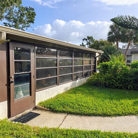 A home in WINTER HAVEN