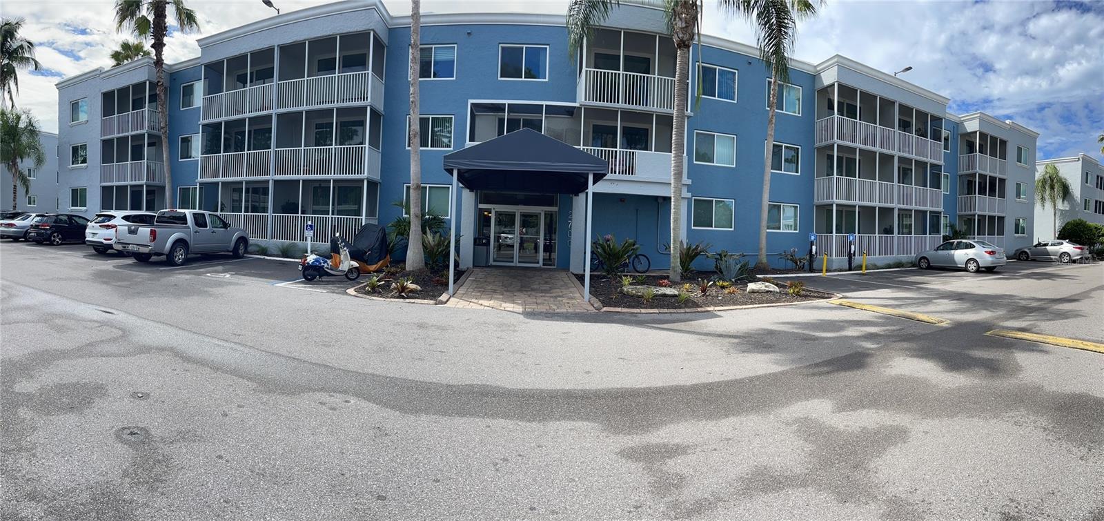 SARASOTA PALMS - Residential Lease