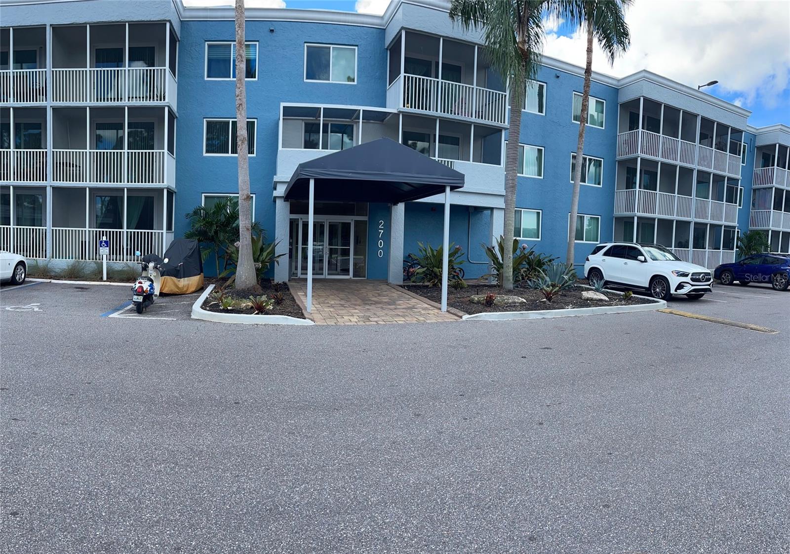 SARASOTA PALMS - Residential Lease