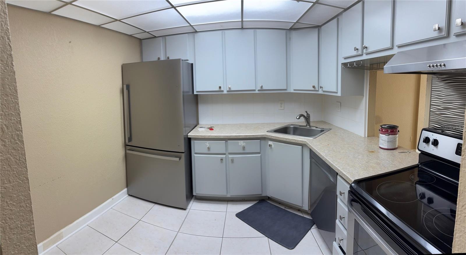 SARASOTA PALMS - Residential Lease