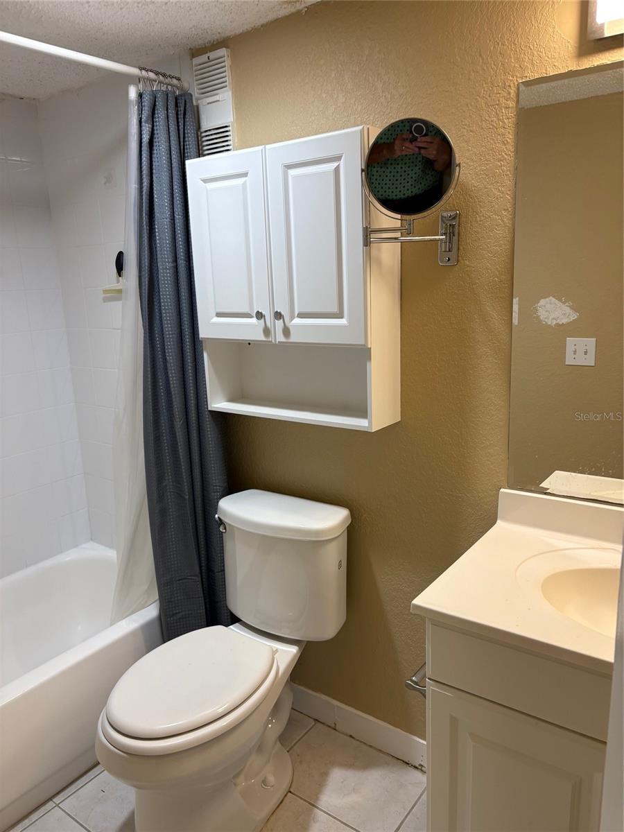 SARASOTA PALMS - Residential Lease