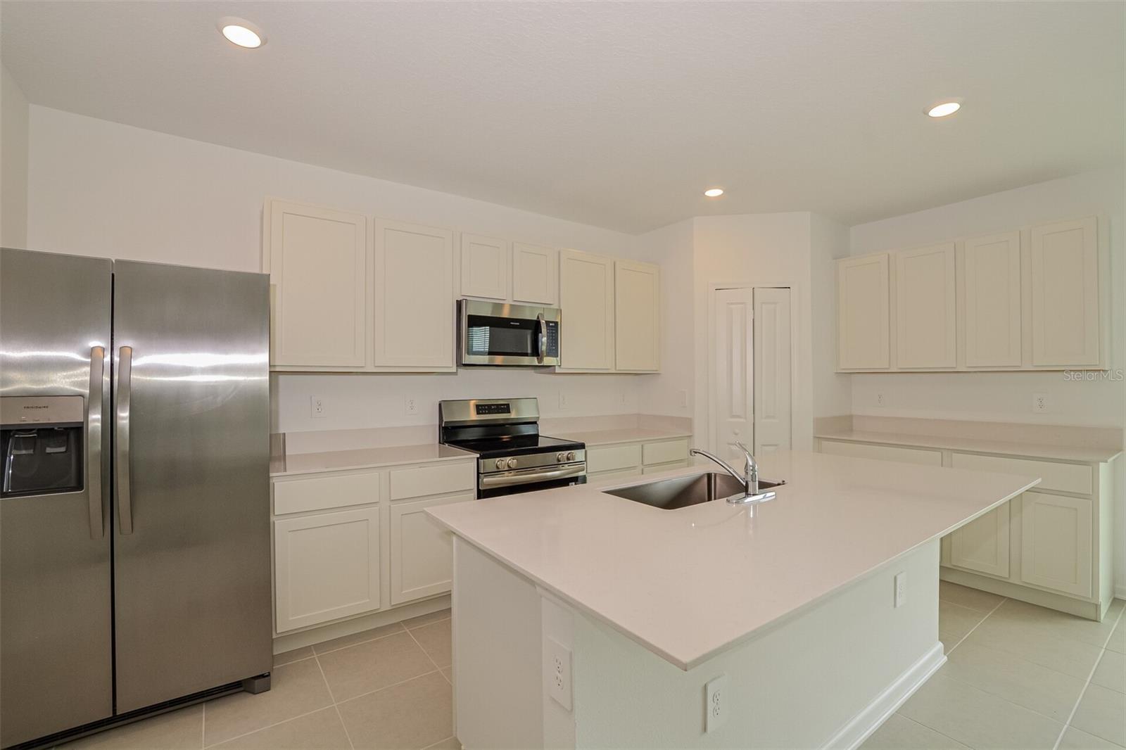 HAMILTON BLUFF SUB - Residential Lease