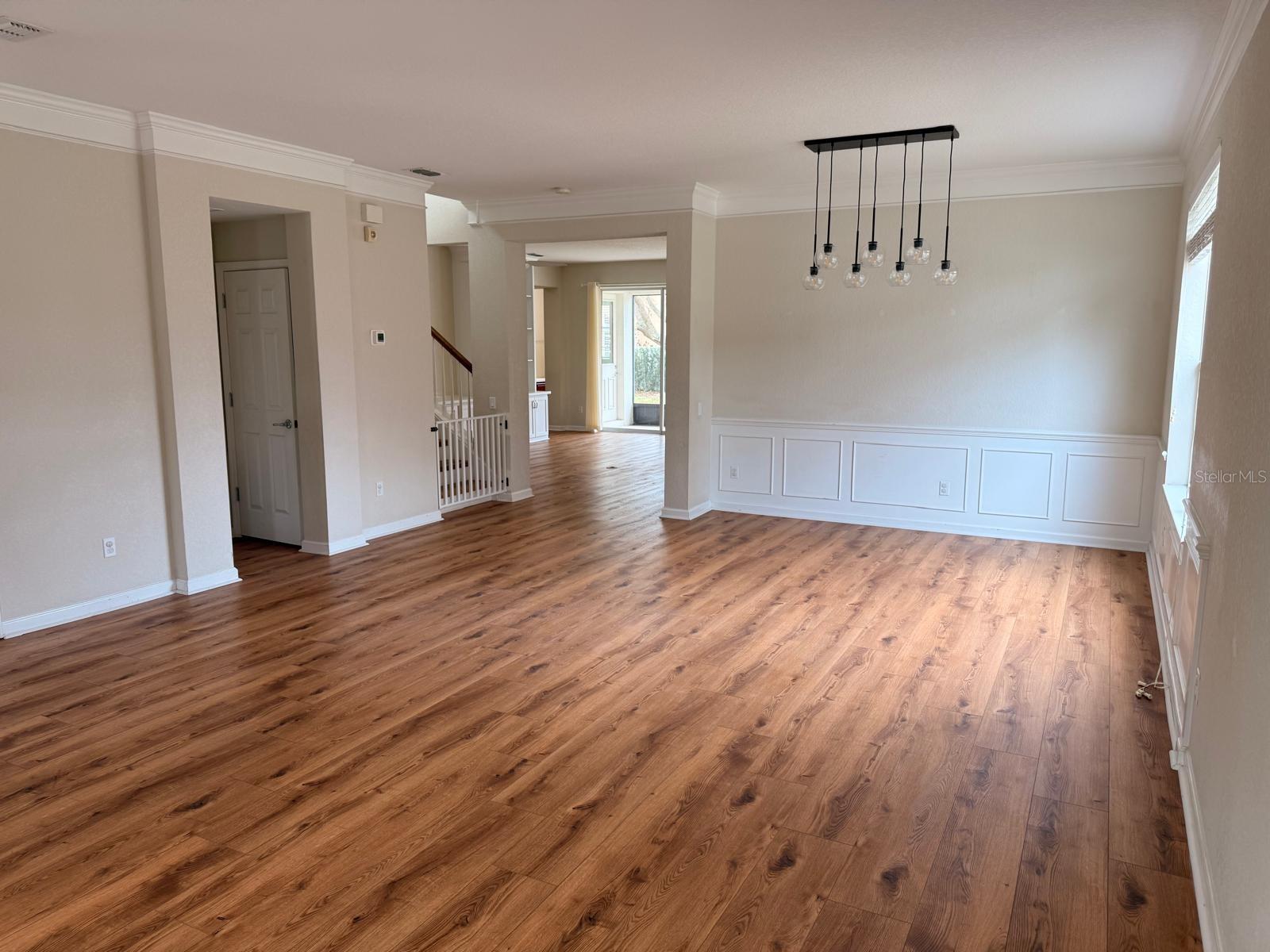 Casas a venda 3 - Jen Dantas 13240 ROSKIN LANE