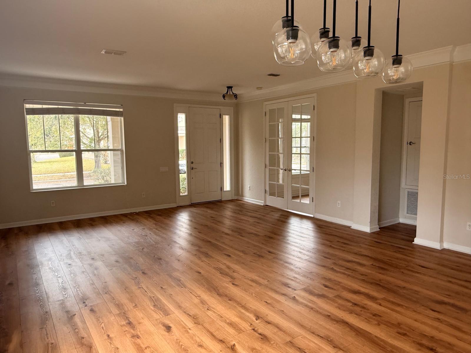 Casas a venda 4 - Jen Dantas 13240 ROSKIN LANE