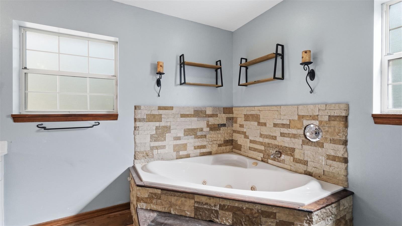 OAK FOREST UNIT 02 - Residential