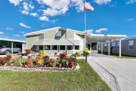 A home in WINTER HAVEN