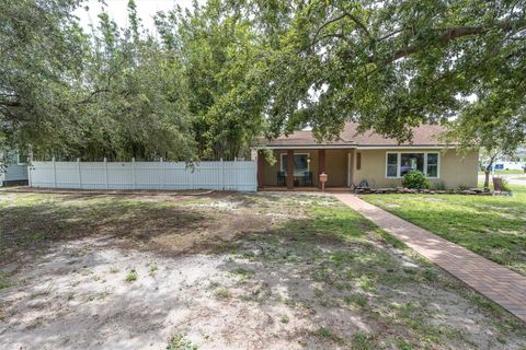 Photo of 4062 9th Avenue N, St Petersburg, FL 33713 (MLS # TB8408902)