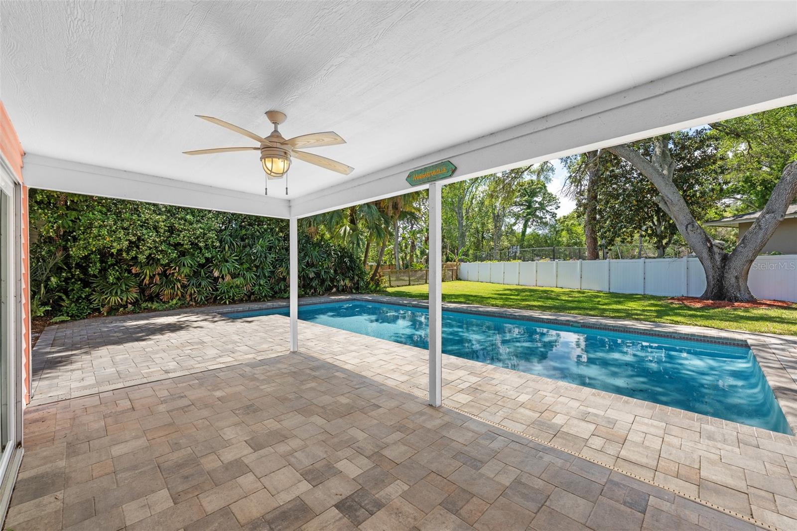 CHATEAU WOOD - Residential