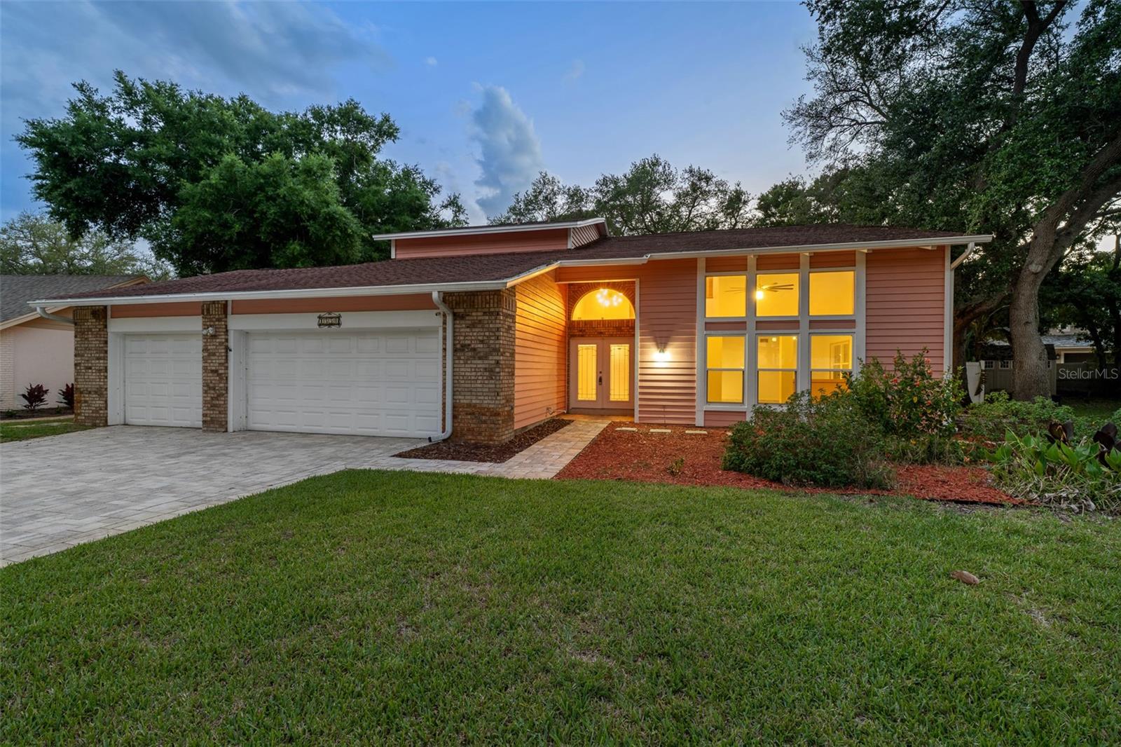 CHATEAU WOOD - Residential