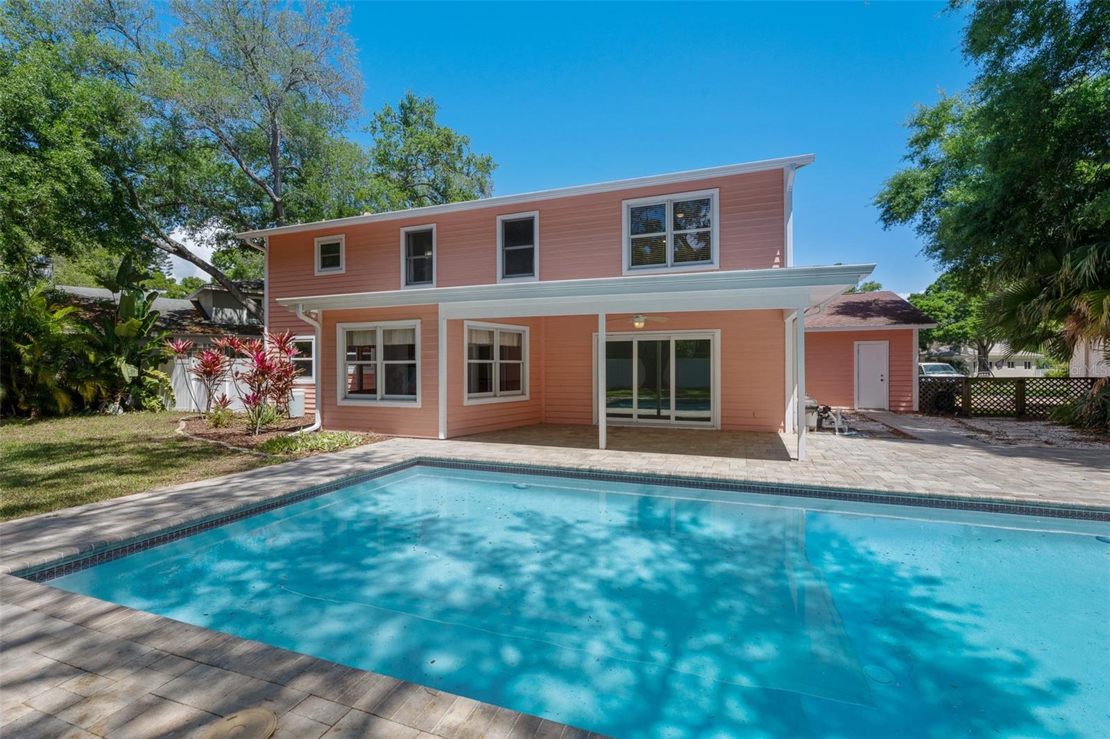 CHATEAU WOOD - Residential