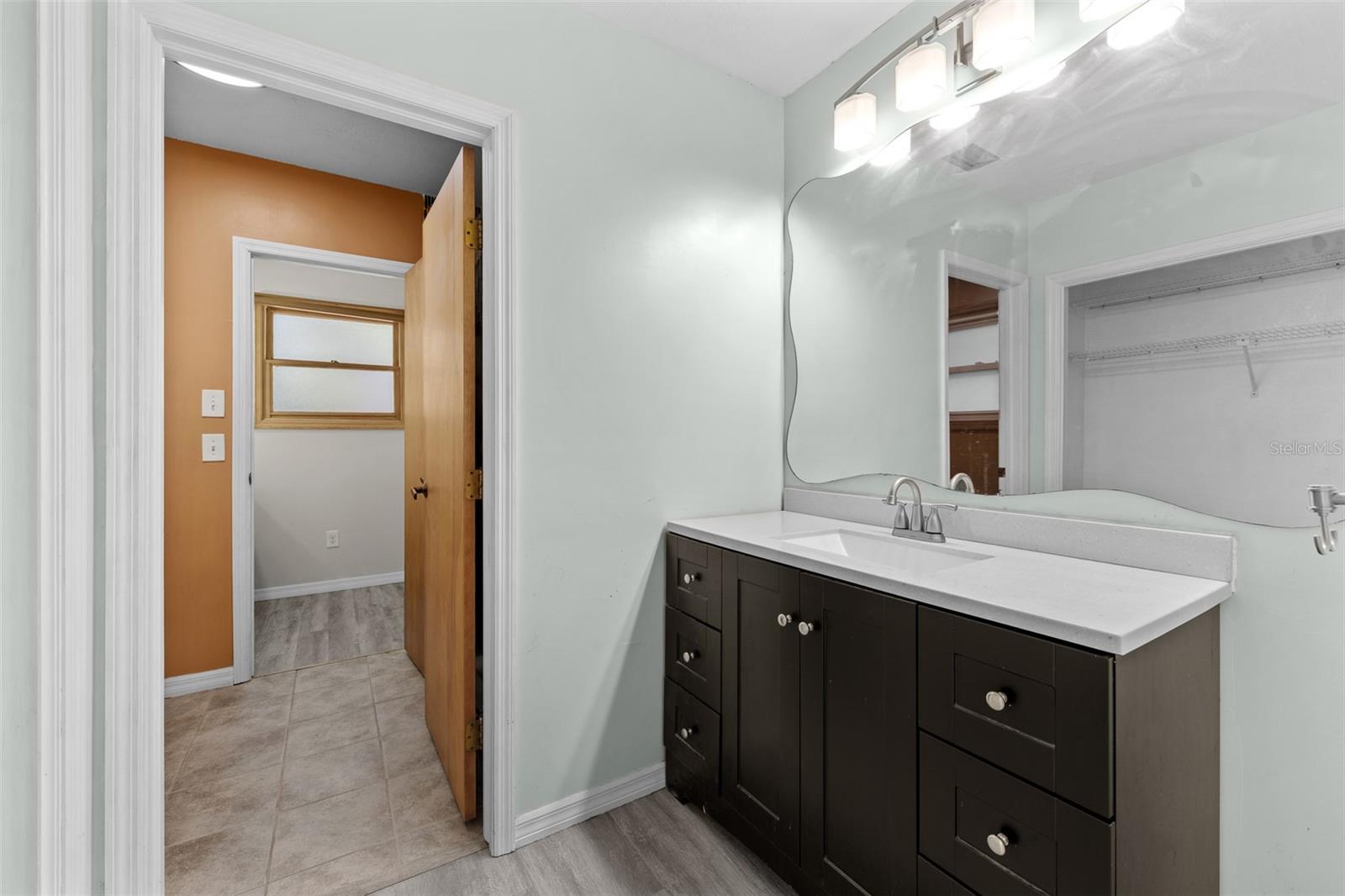 CHATEAU WOOD - Residential