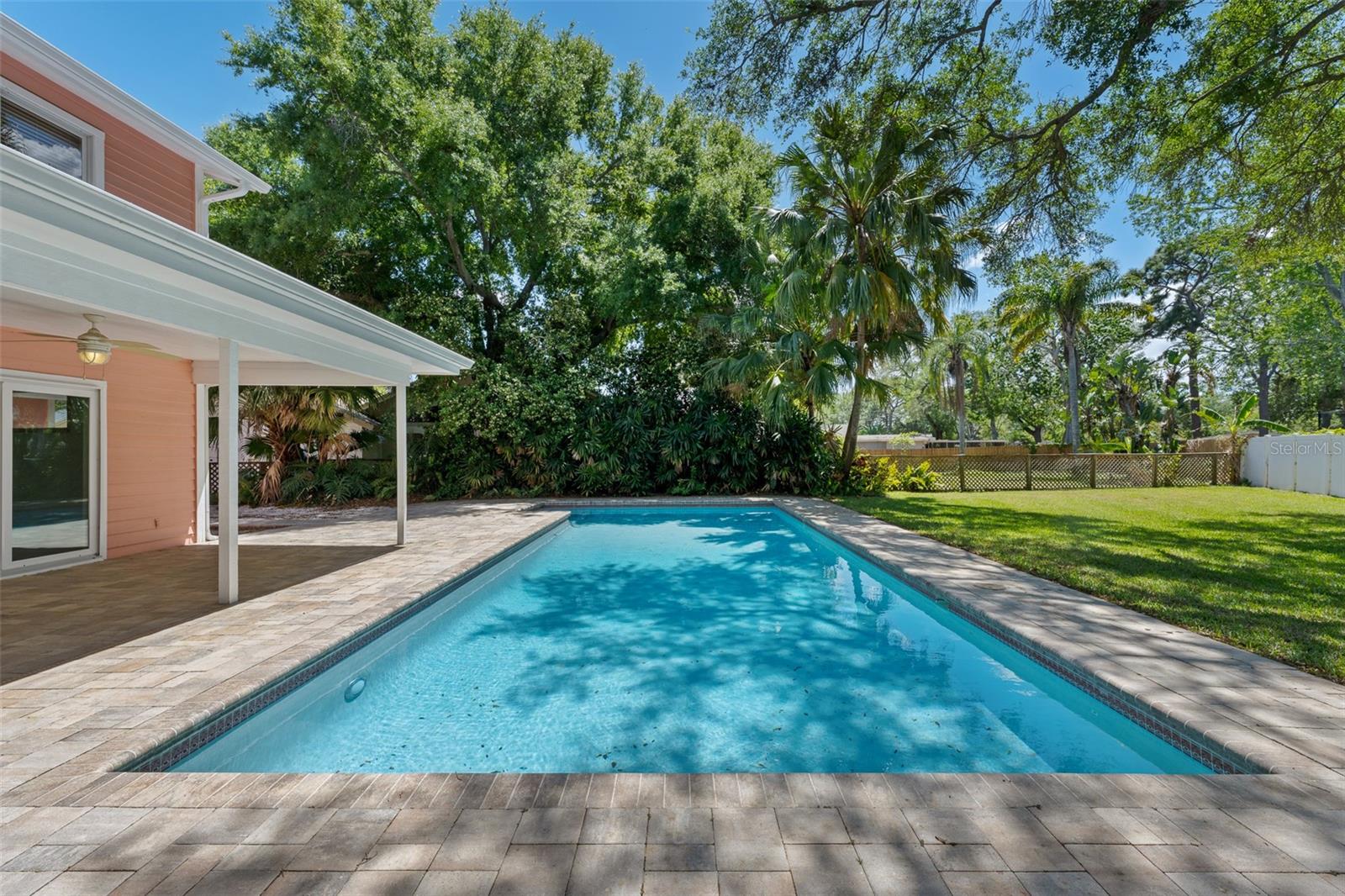 CHATEAU WOOD - Residential