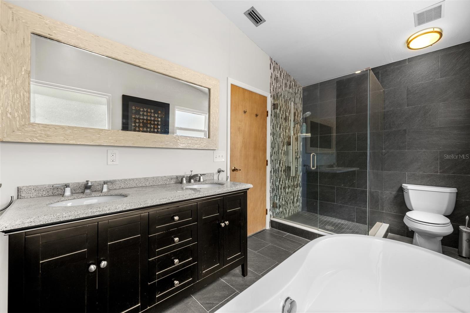 CHATEAU WOOD - Residential