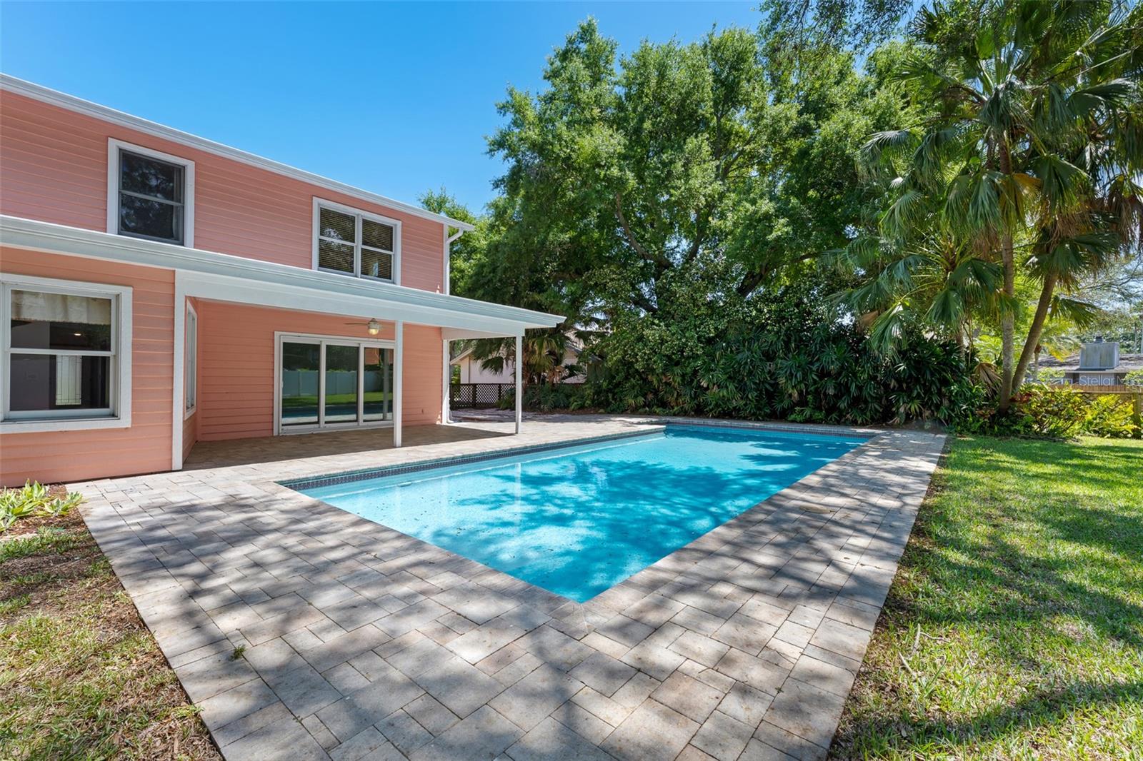 CHATEAU WOOD - Residential