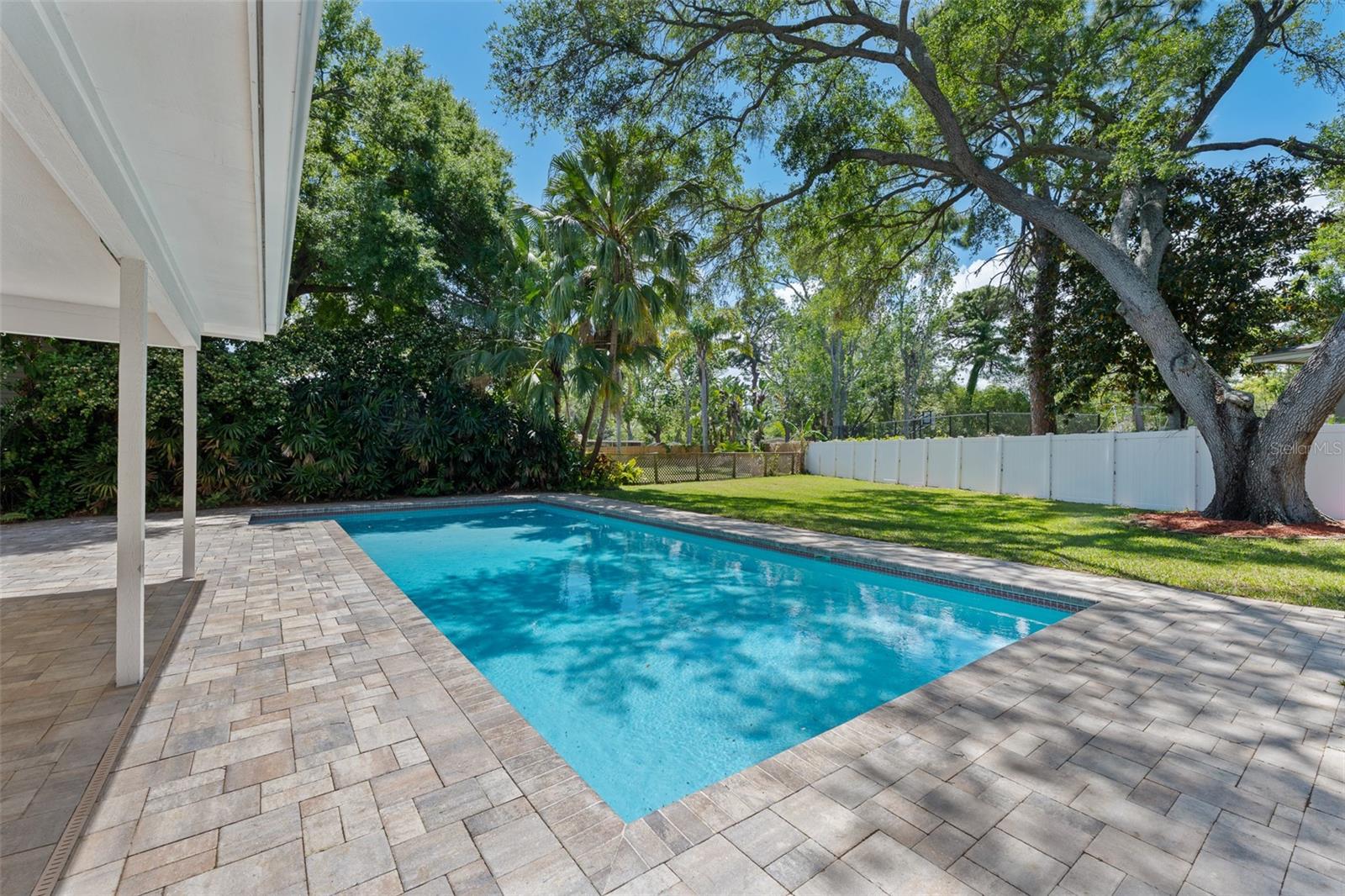 CHATEAU WOOD - Residential