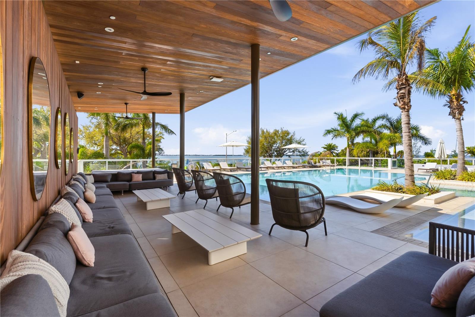 SERENA BY THE SEA - Residential