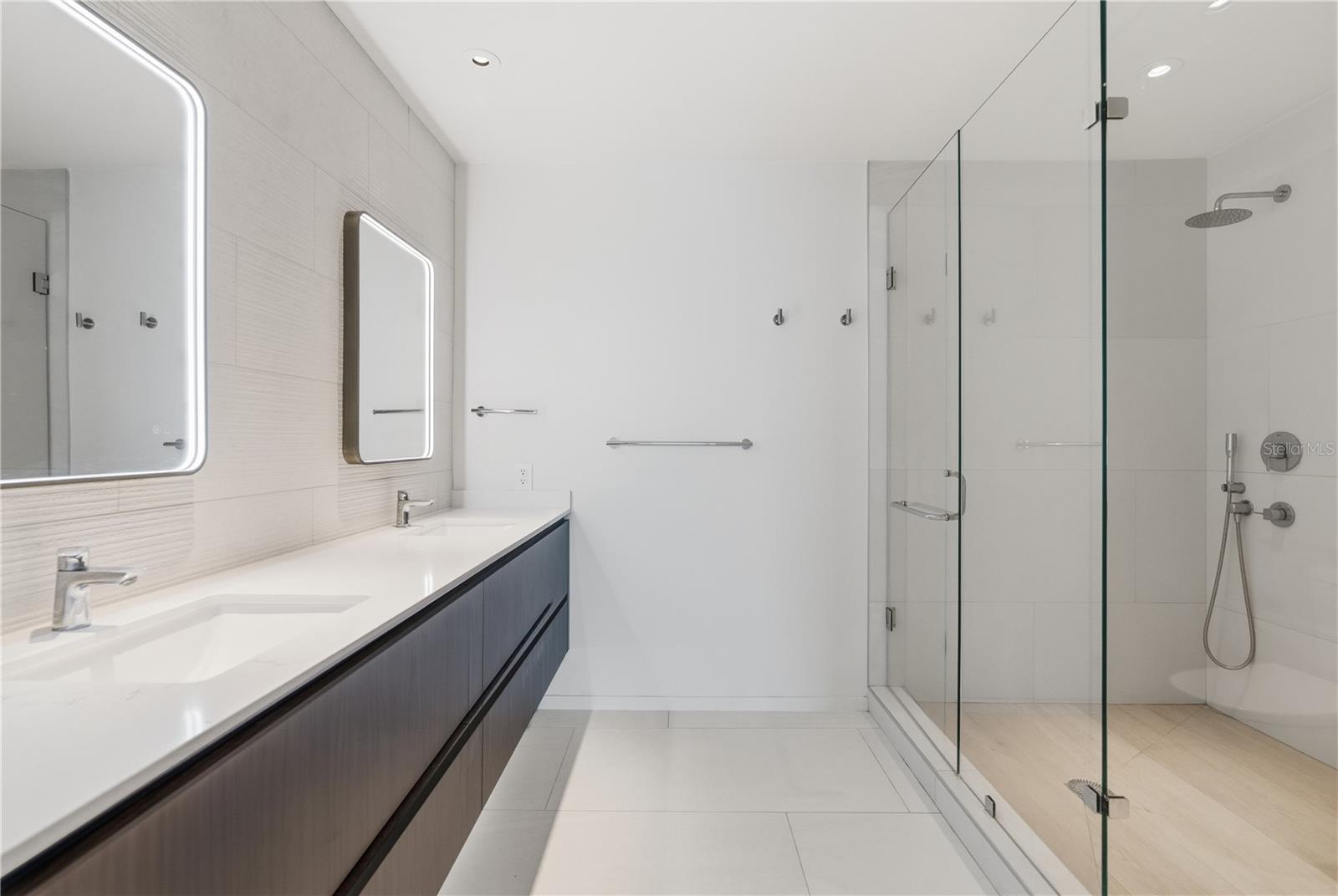 SERENA BY THE SEA - Residential