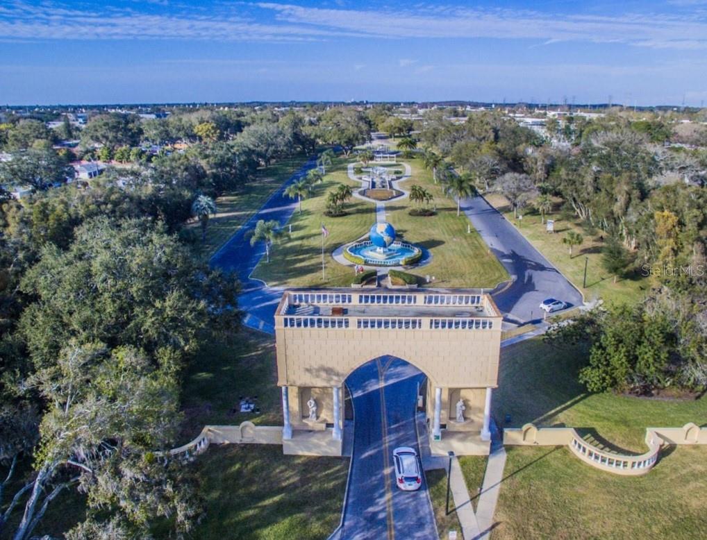 ON TOP OF THE WORLD - Residential Lease