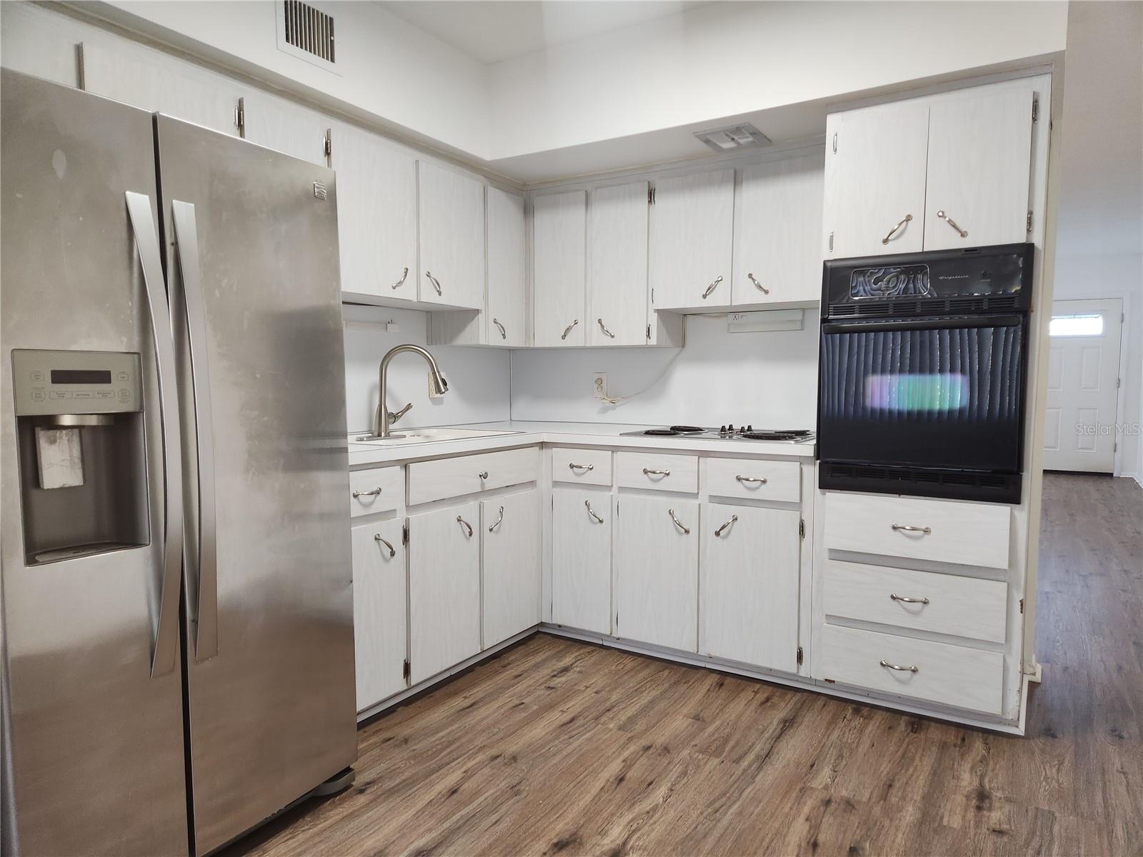 ON TOP OF THE WORLD - Residential Lease