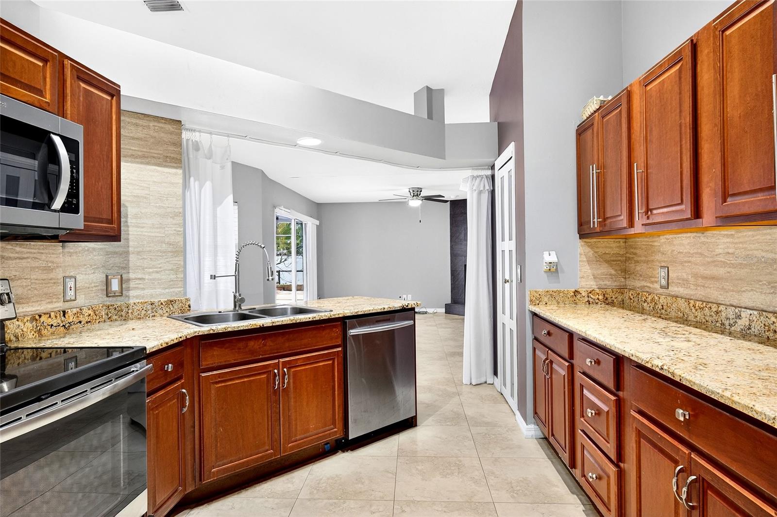 PIDGEON PARK - Residential Lease