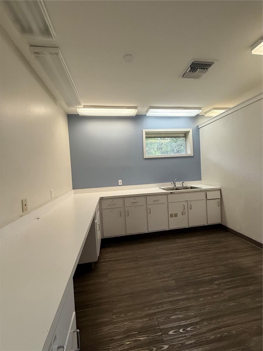 SOUTH PINE - Commercial Lease