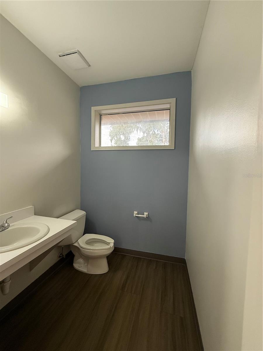 SOUTH PINE - Commercial Lease