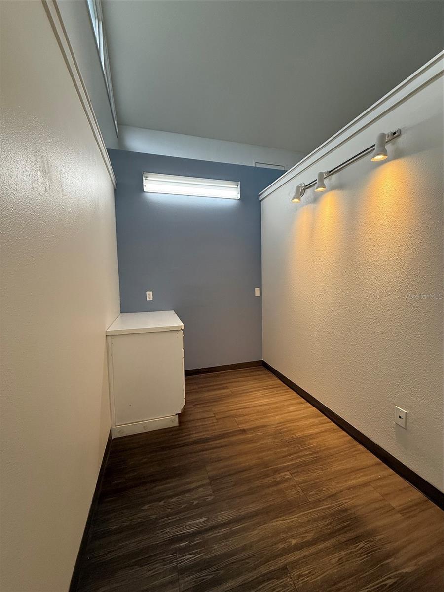 SOUTH PINE - Commercial Lease