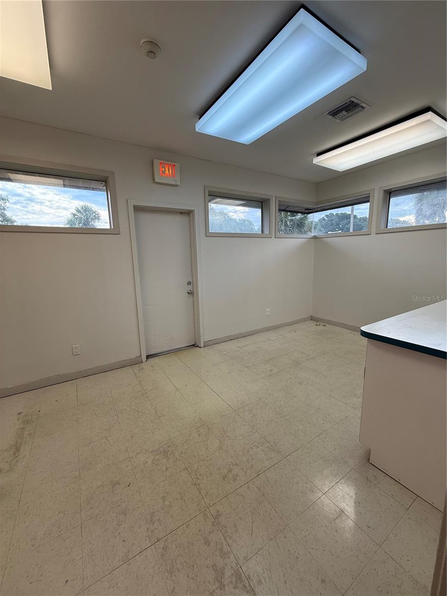 SOUTH PINE - Commercial Lease
