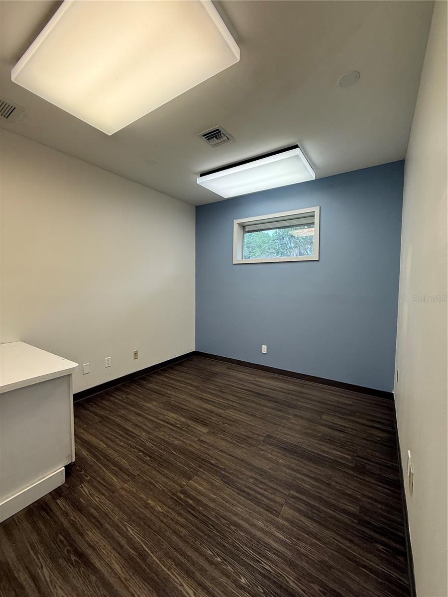SOUTH PINE - Commercial Lease