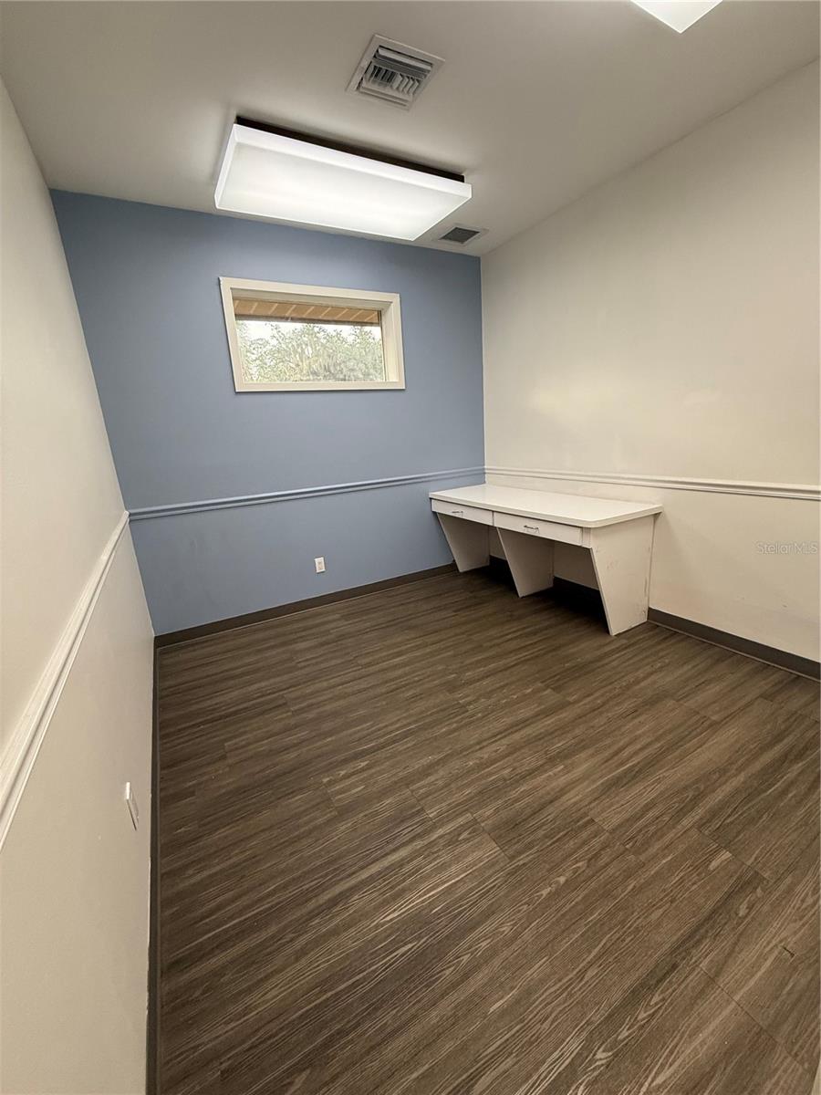 SOUTH PINE - Commercial Lease