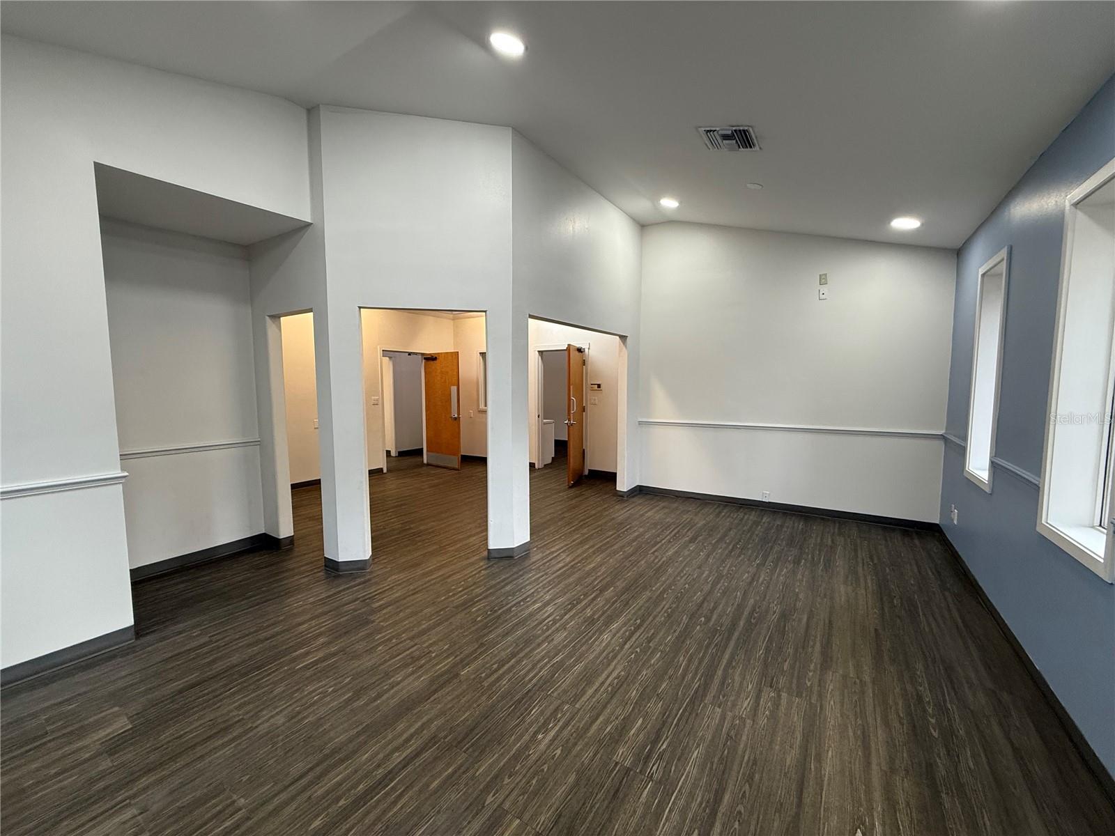 SOUTH PINE - Commercial Lease